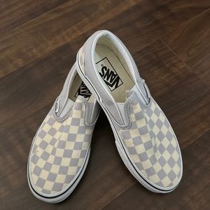 Slip-on Vans!! Grey and white checkered!! Size 6 women’s 4.5 Men’s